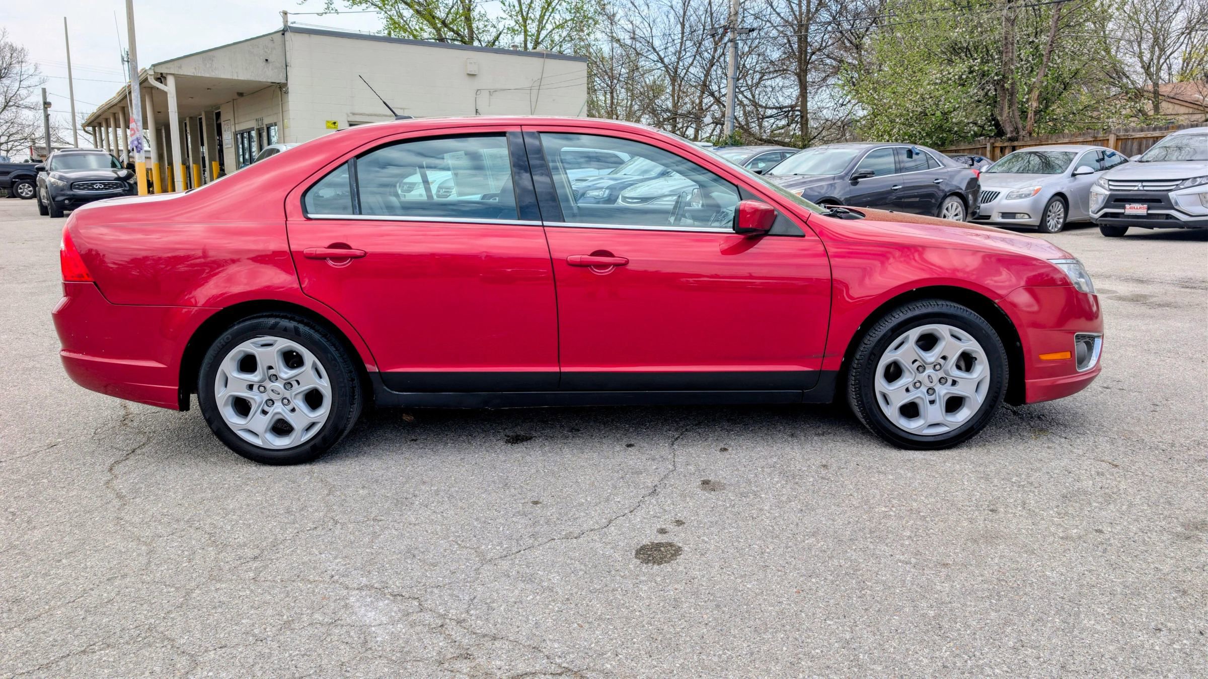 Used 2011 Ford Fusion SEL image 8