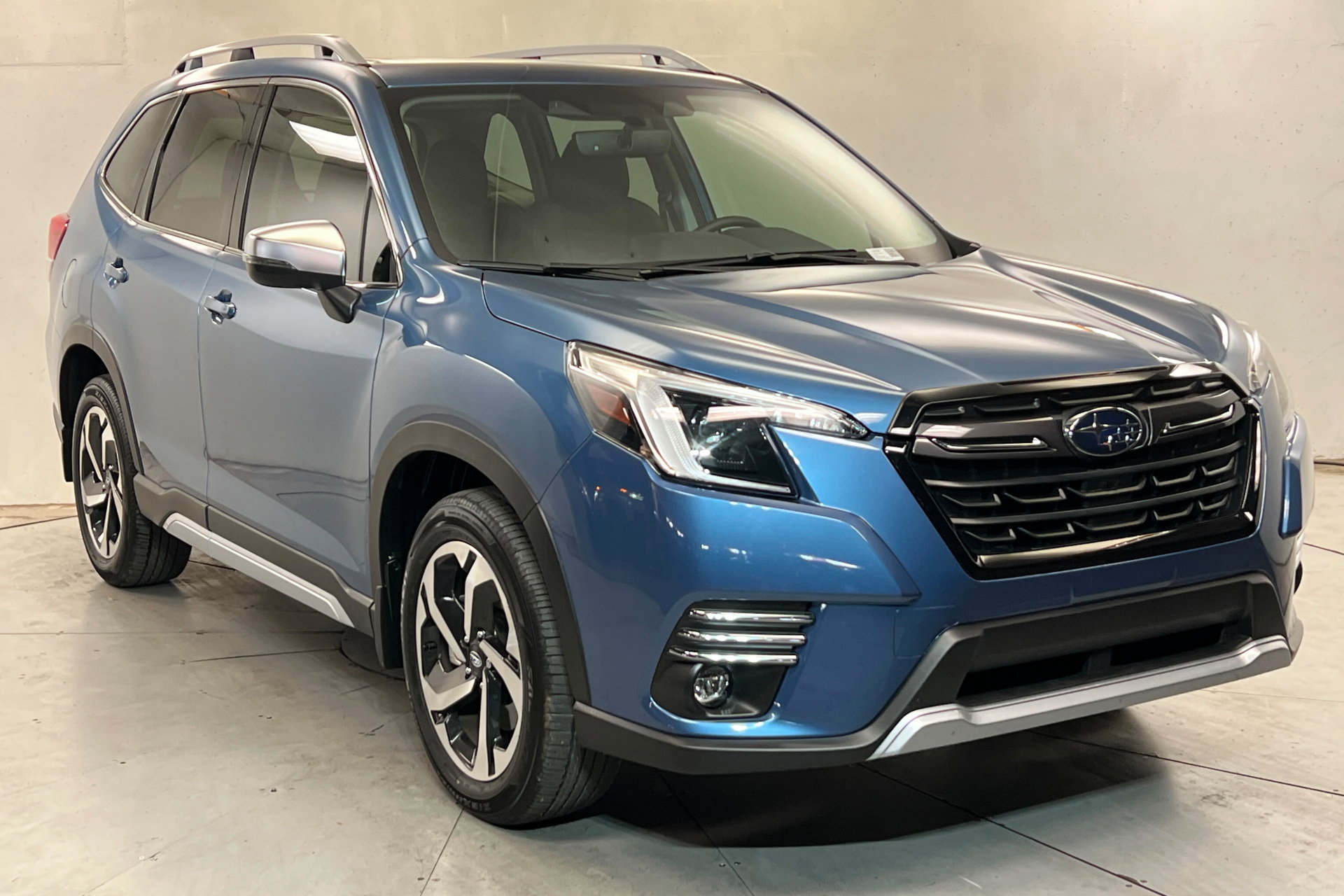 Used 2024 Subaru Forester Touring w/ POP Package 3 AWD/4WD image 8