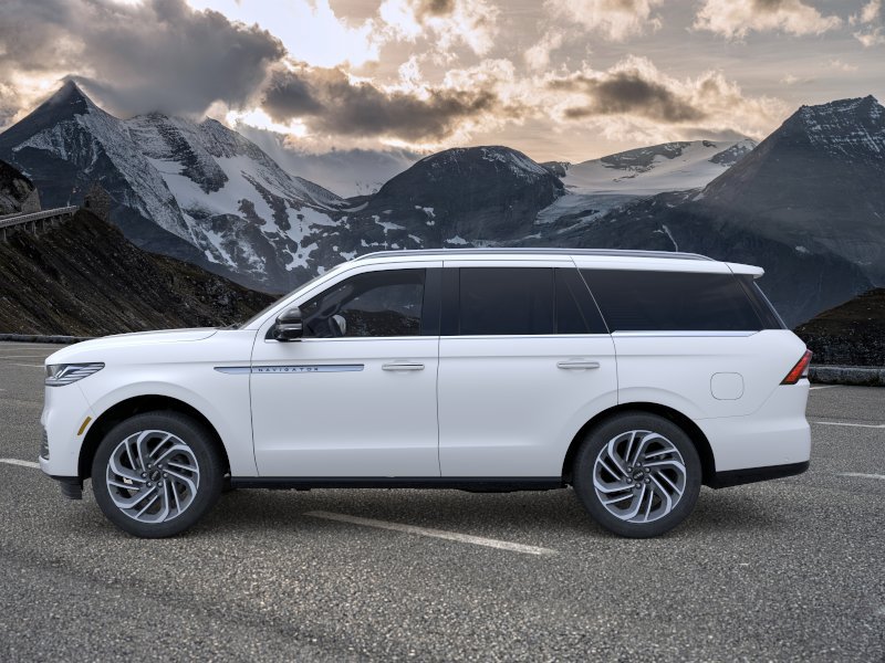New 2026 Lincoln Navigator Reserve AWD/4WD image 3