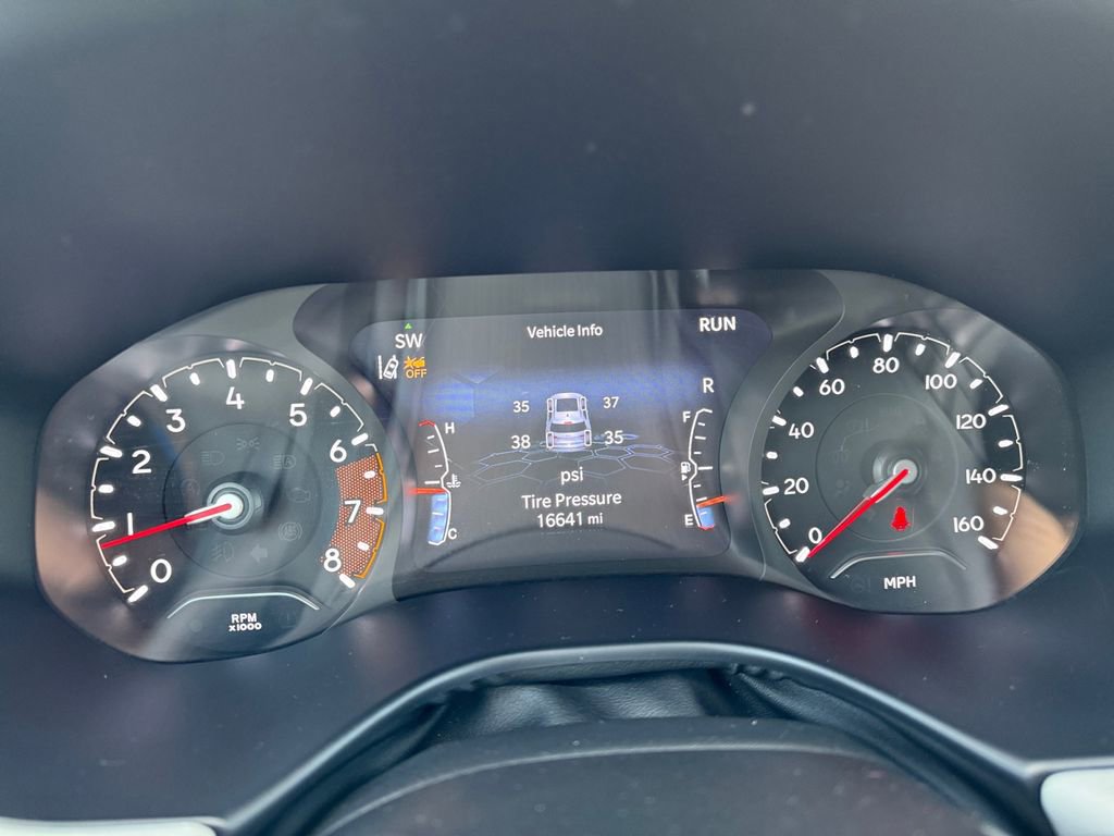 Used 2022 Jeep Compass Limited image 18