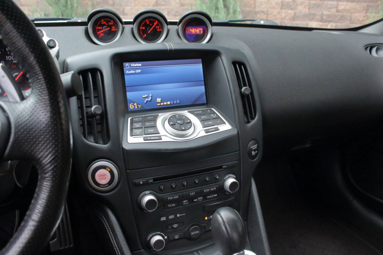 Used 2009 Nissan 370Z Touring RWD image 56