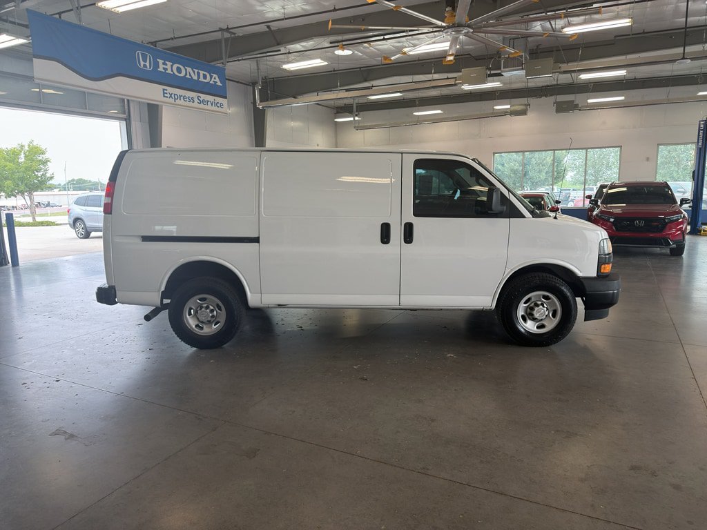 Used 2019 Chevrolet Express 2500 w/ Communications Package RWD image 6