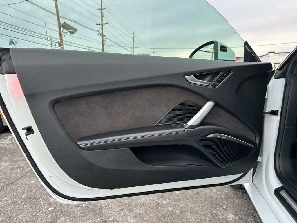 Used 2016 Audi TT 2.0T w/ Technology Package image 9