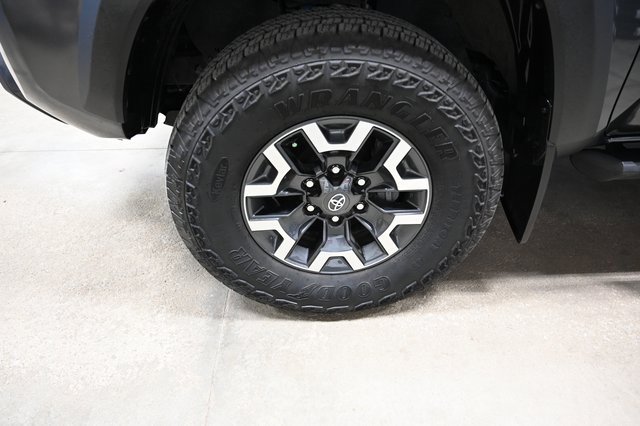 Used 2022 Toyota Tacoma TRD Off-Road image 30
