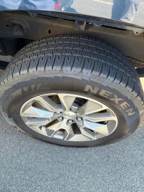 Used 2022 Chevrolet Silverado 1500 LT AWD/4WD image 7