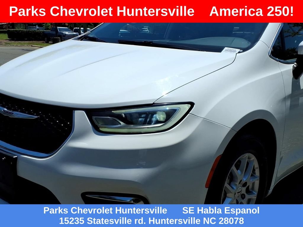 Used 2023 Chrysler Pacifica Touring-L FWD image 26