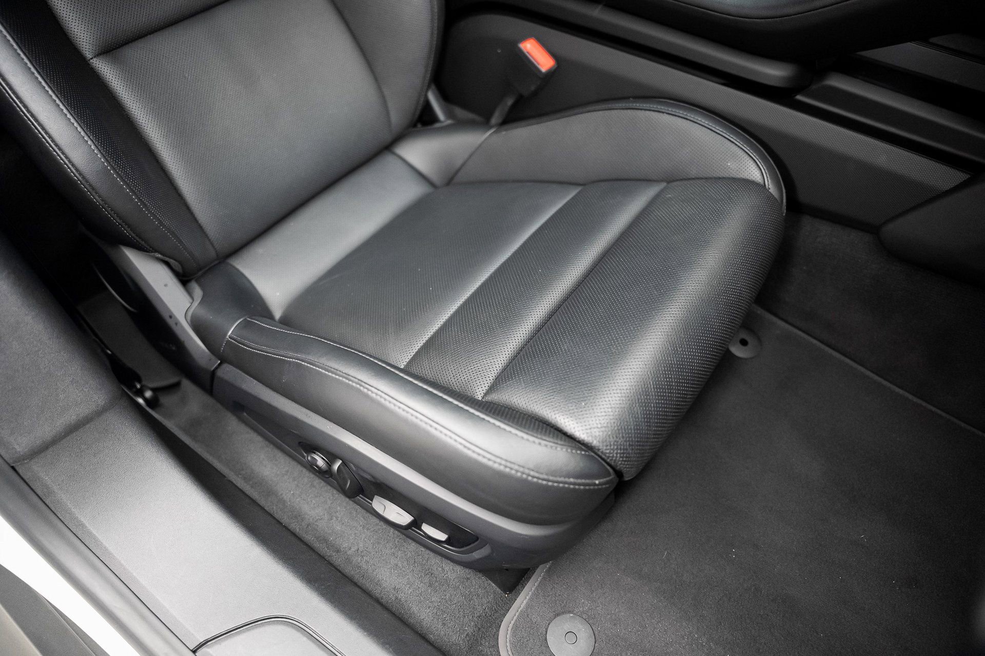 Used 2022 Porsche Taycan image 60