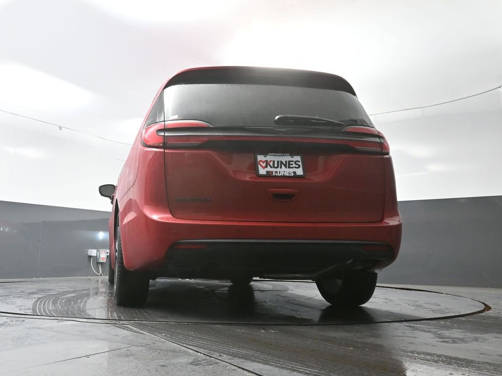 New 2026 Chrysler Pacifica Select FWD image 43