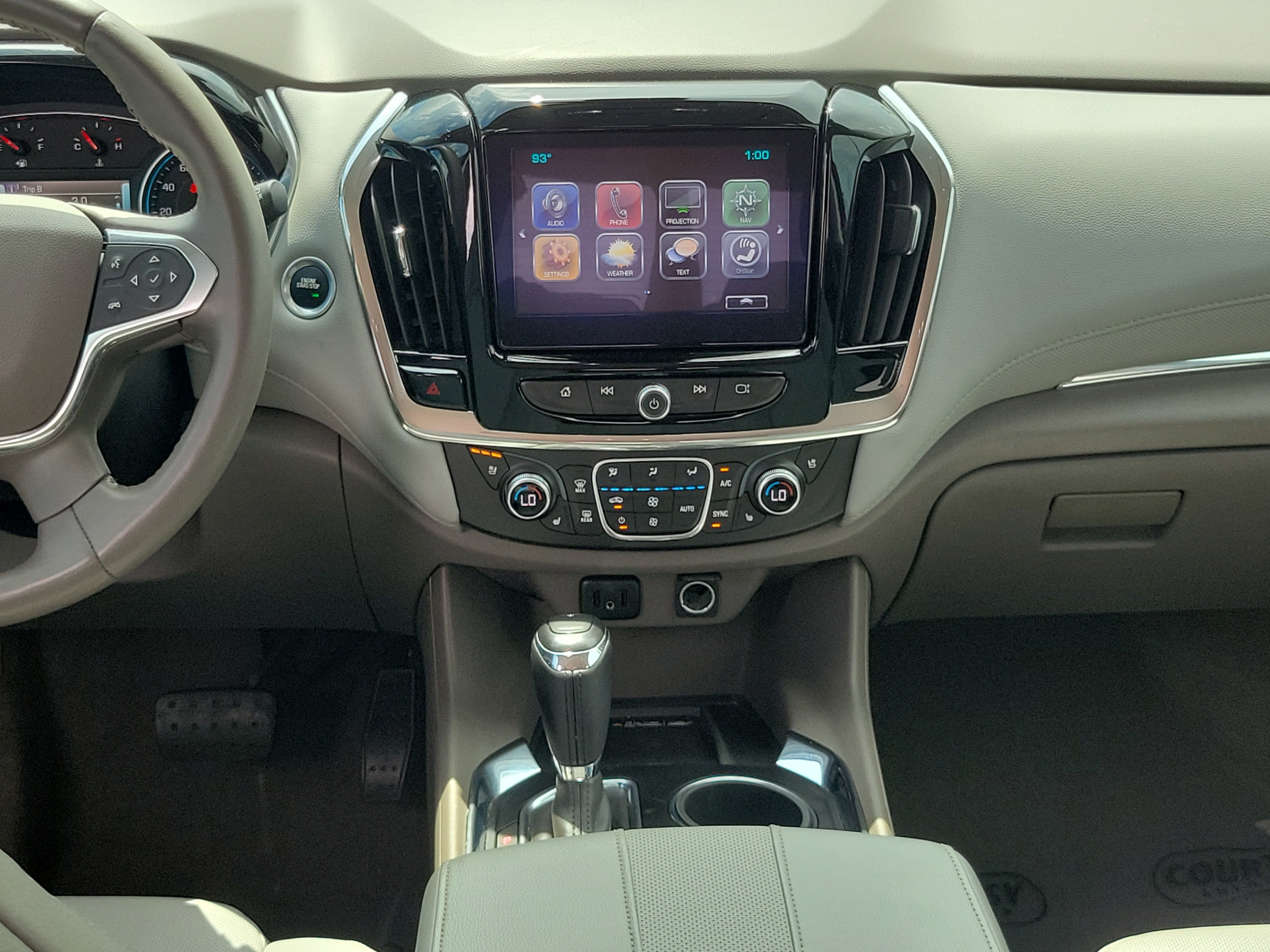 Used 2018 Chevrolet Traverse Premier w/ Driver Confidence II Package FWD image 8