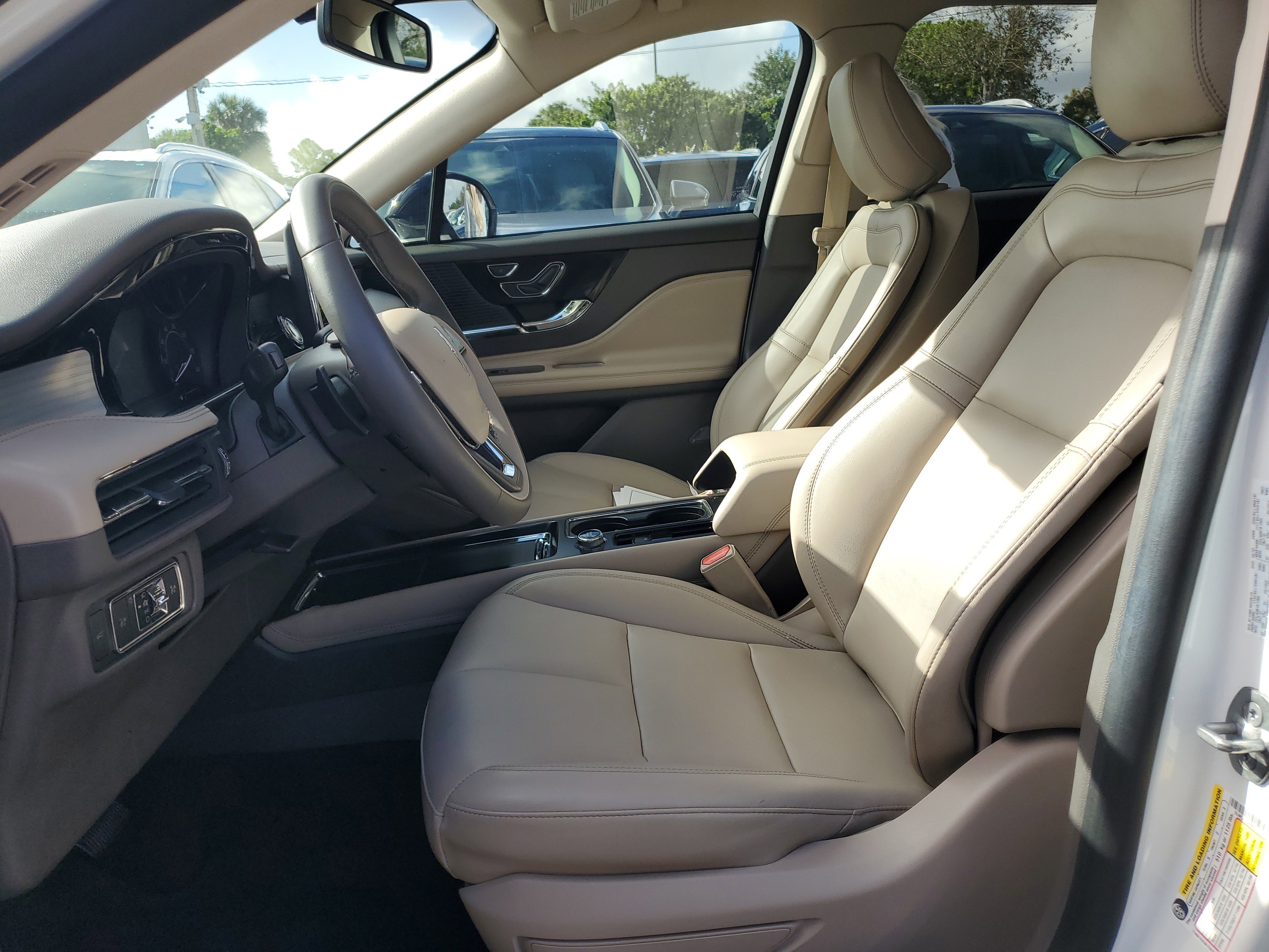 Certified 2022 Lincoln Corsair FWD image 13