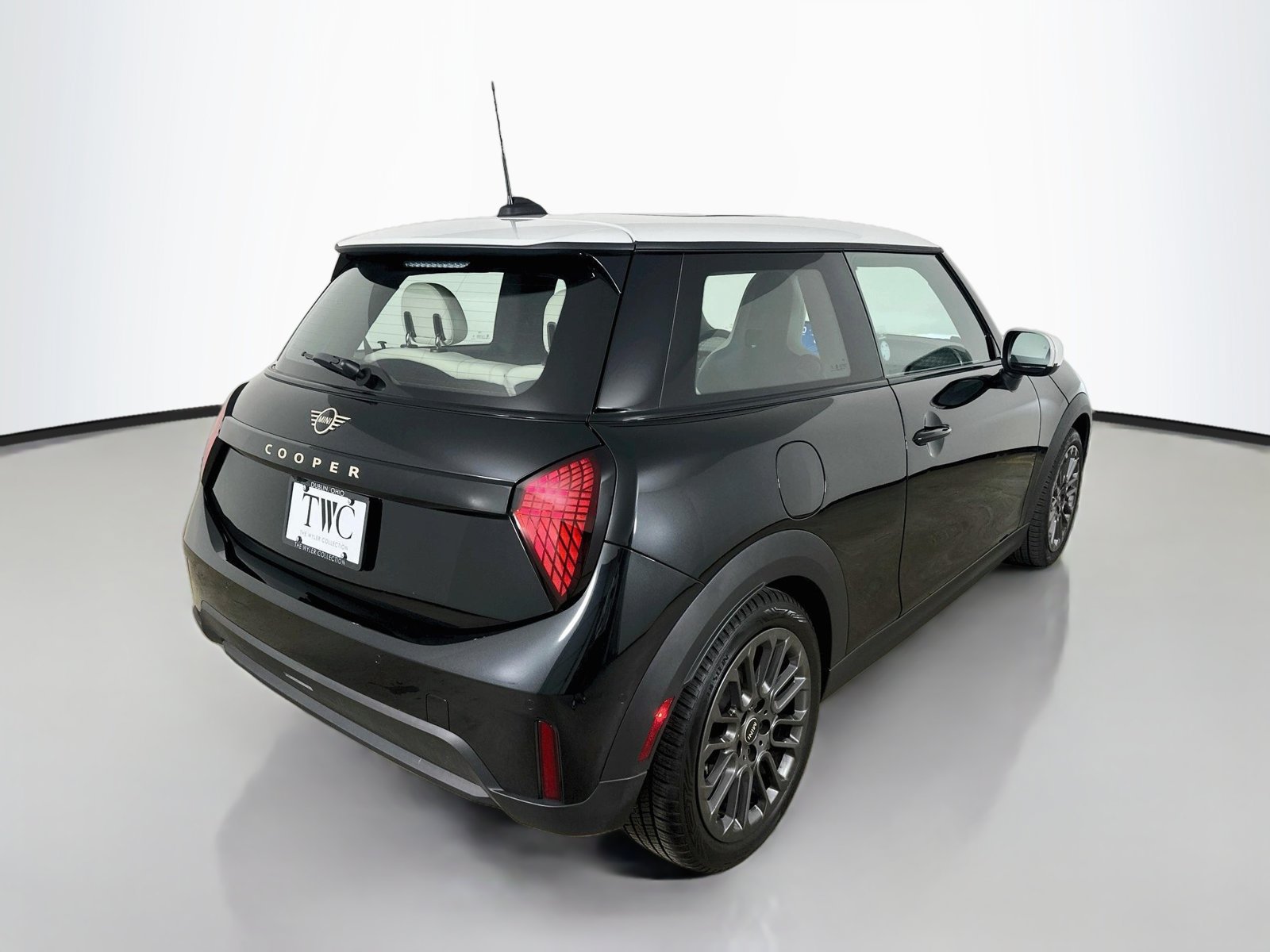 Certified 2026 MINI Cooper 2-Door Hardtop FWD image 5