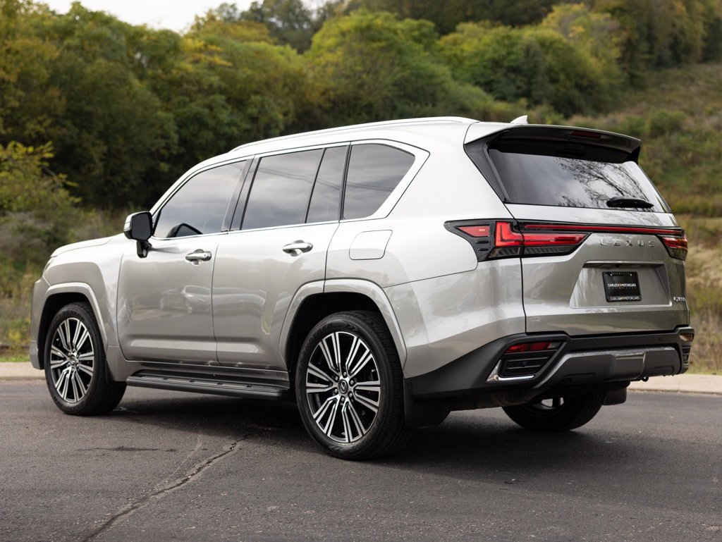 Used 2024 Lexus LX 600 4WD w/ Luxury Package image 6