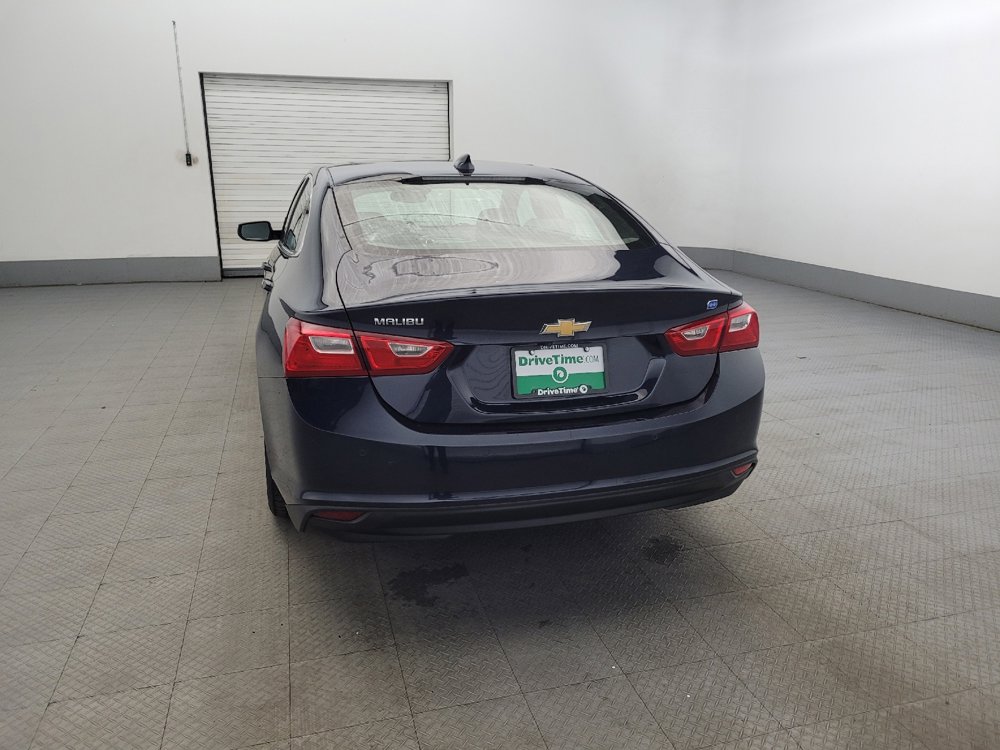Used 2017 Chevrolet Malibu Hybrid w/ Leather Package image 6