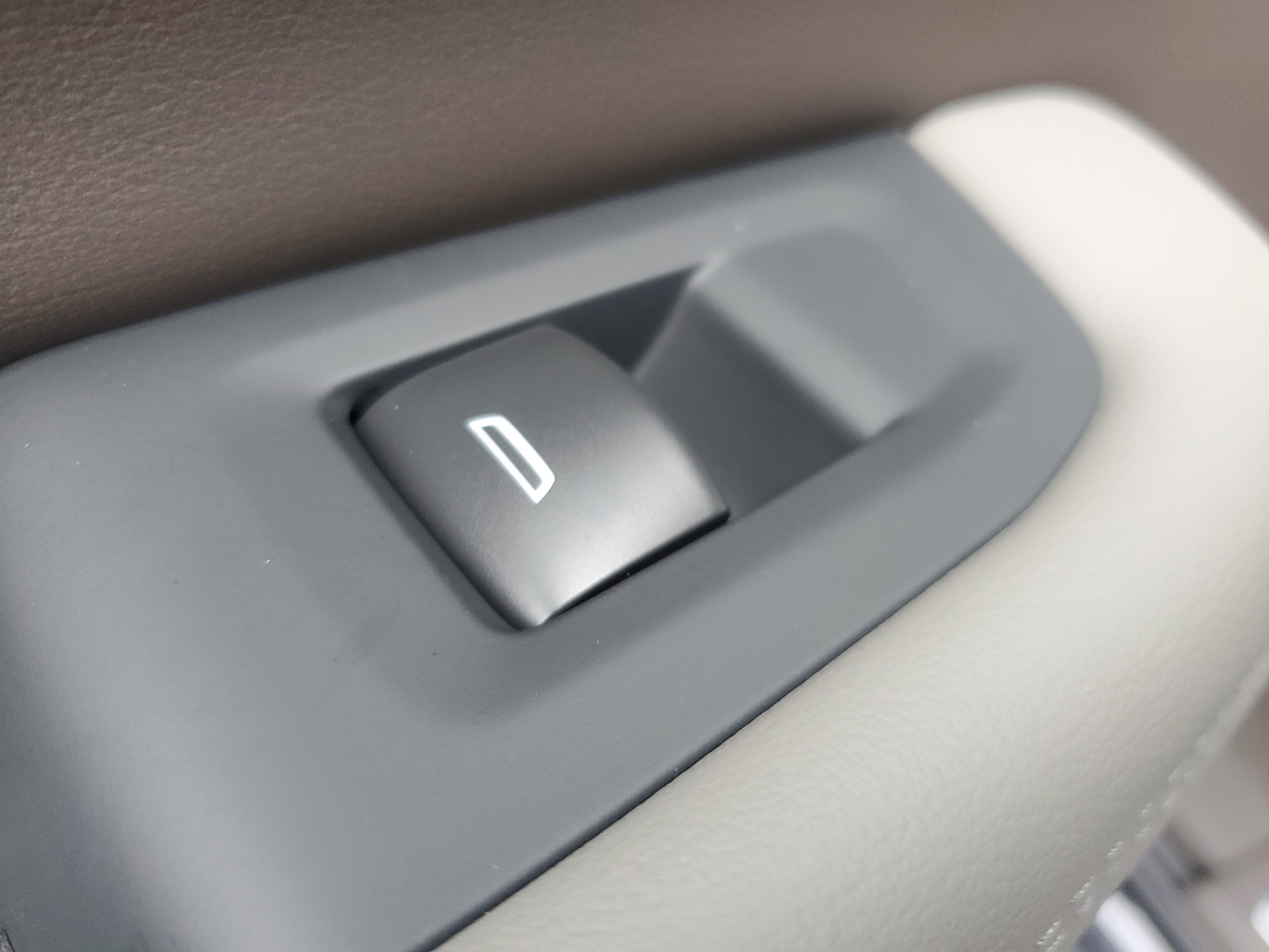 New 2026 GMC Yukon Elevation image 12