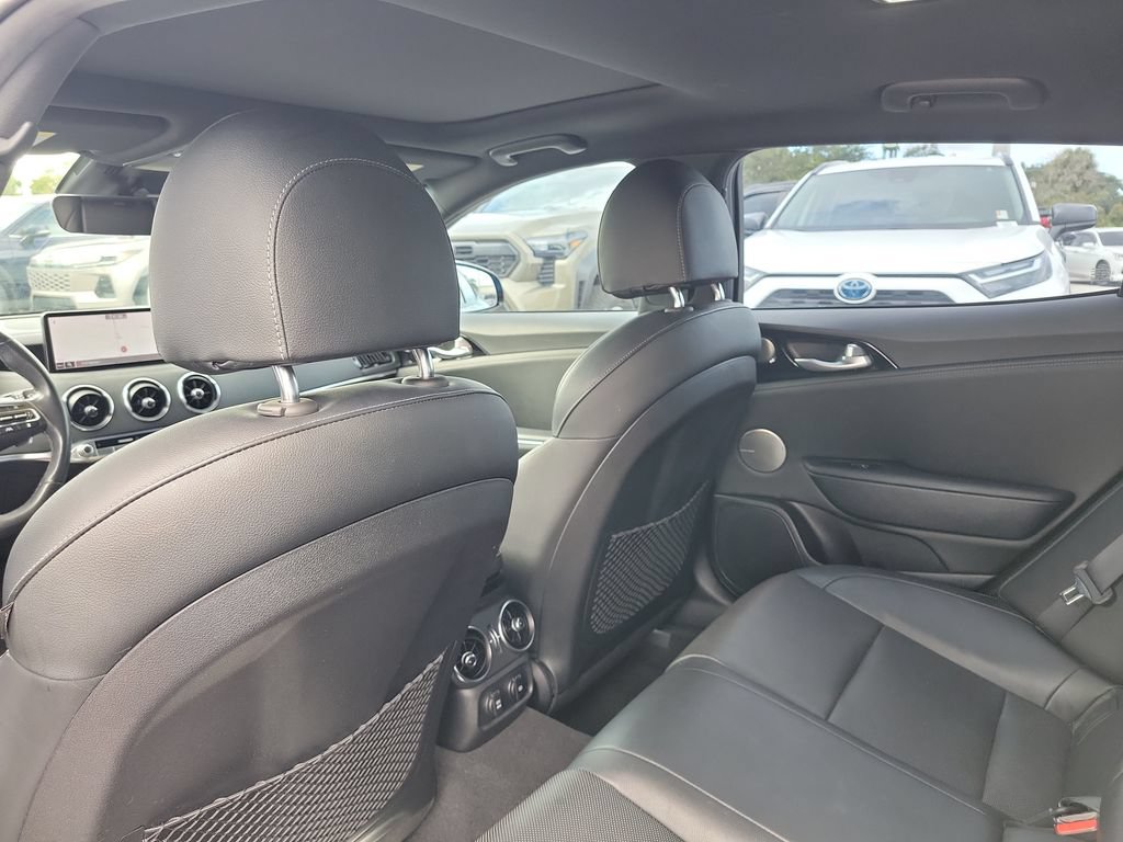 Used 2022 Kia Stinger GT-Line w/ Sun & Sound Package RWD image 25