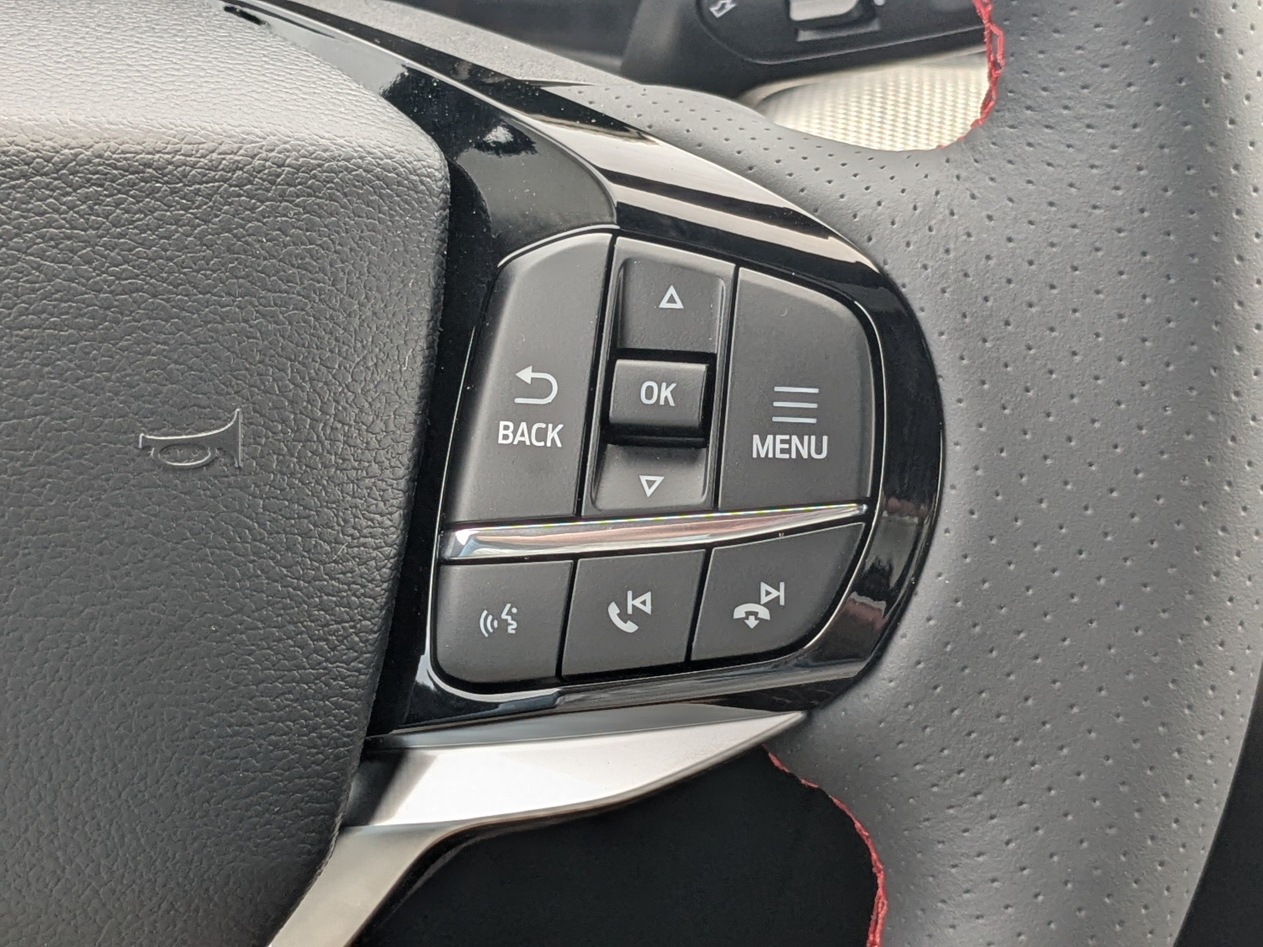 New 2026 Ford Explorer ST-Line w/ ST-Line Street Pack RWD image 27