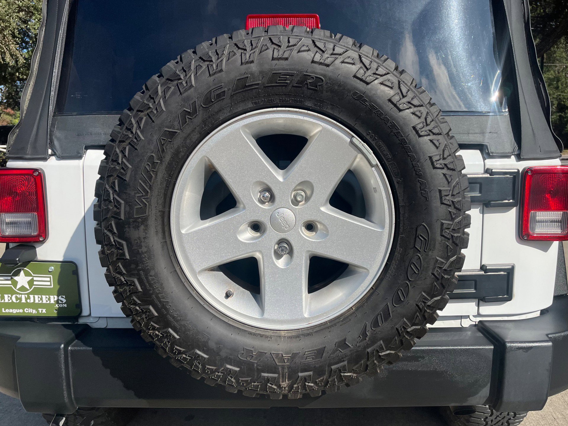 Used 2018 Jeep Wrangler Sport image 8