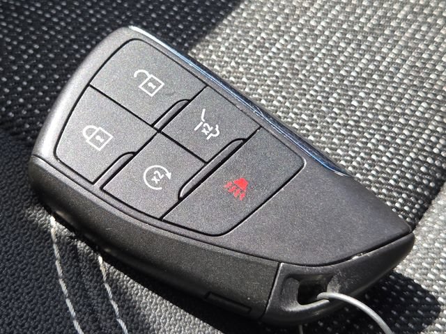 Used 2025 Chevrolet Traverse LT w/ LPO, Floor Liner Package FWD image 37