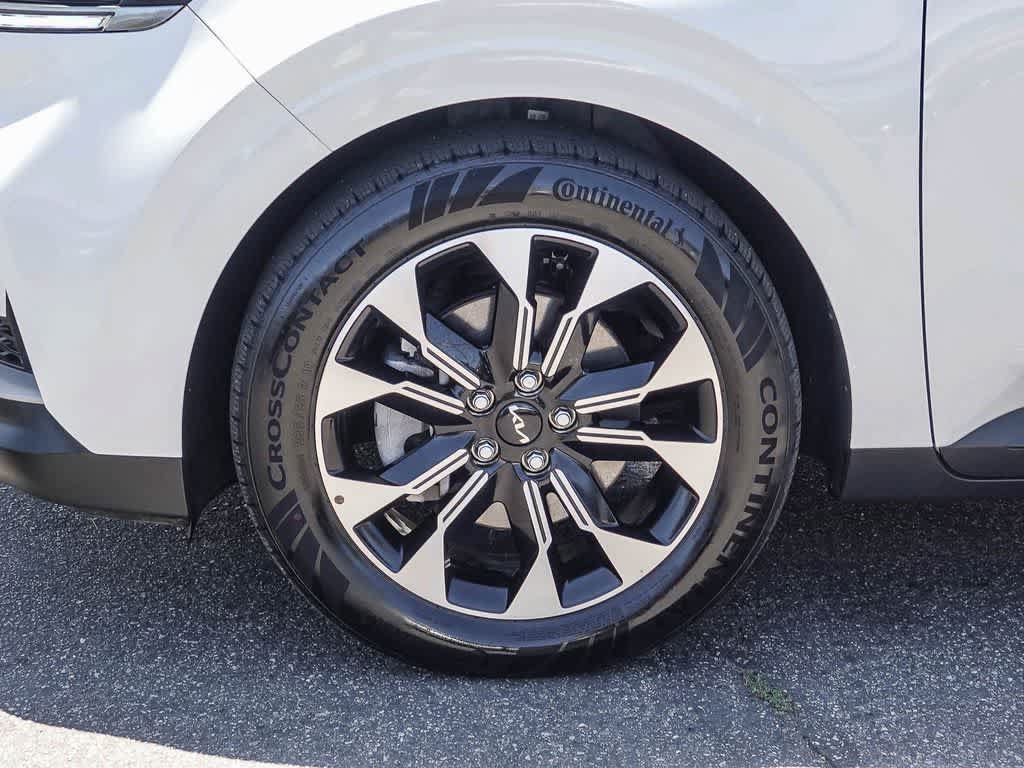 Certified 2023 Kia Carnival EX FWD image 9
