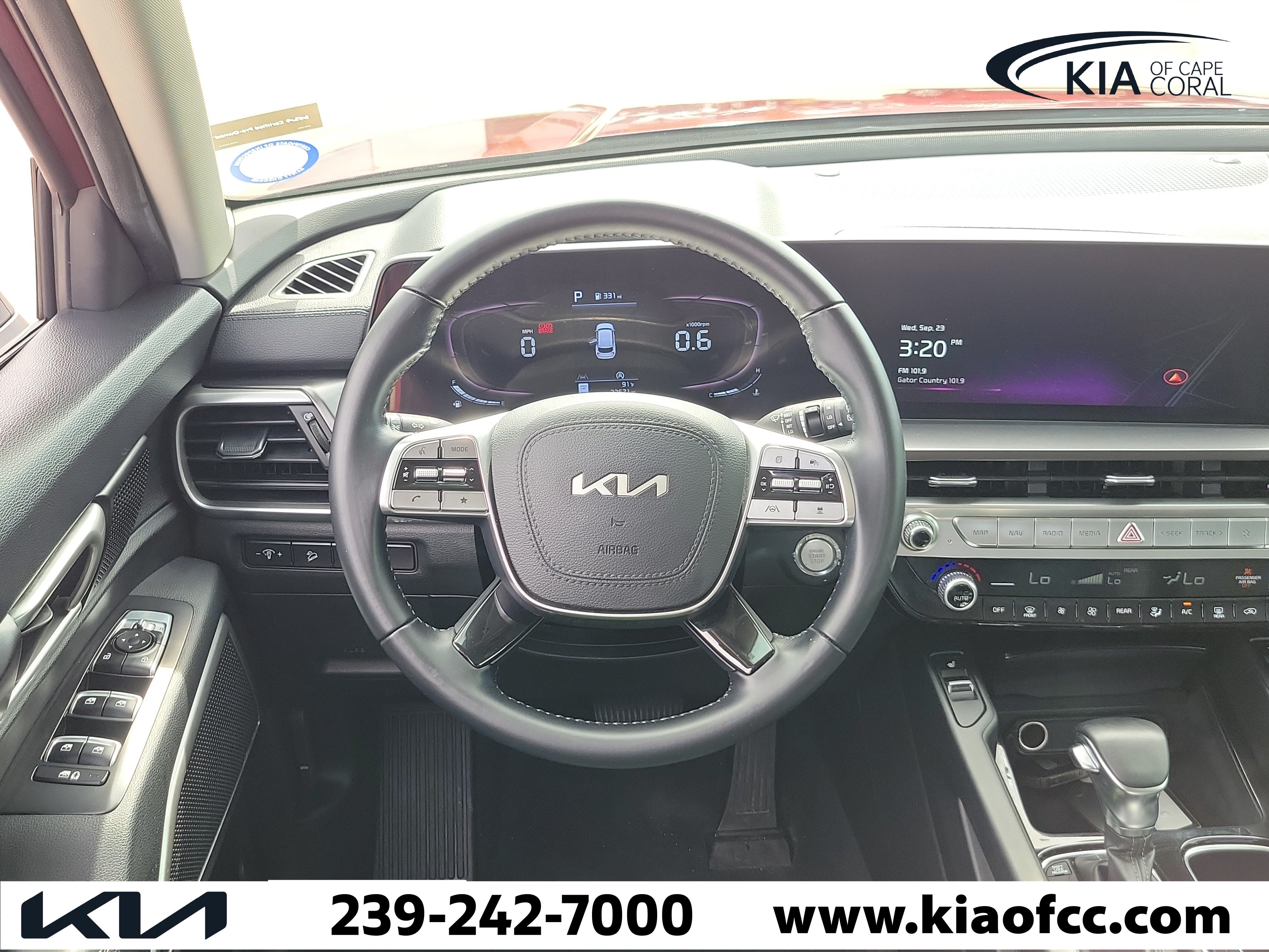Certified 2023 Kia Telluride S w/ S Sunroof Package AWD/4WD image 17