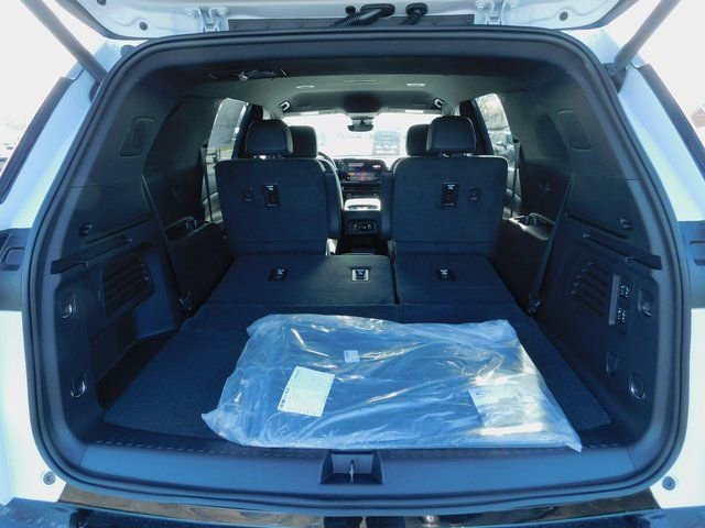New 2026 Chevrolet Traverse RS w/ LPO, Illumination Package FWD image 33