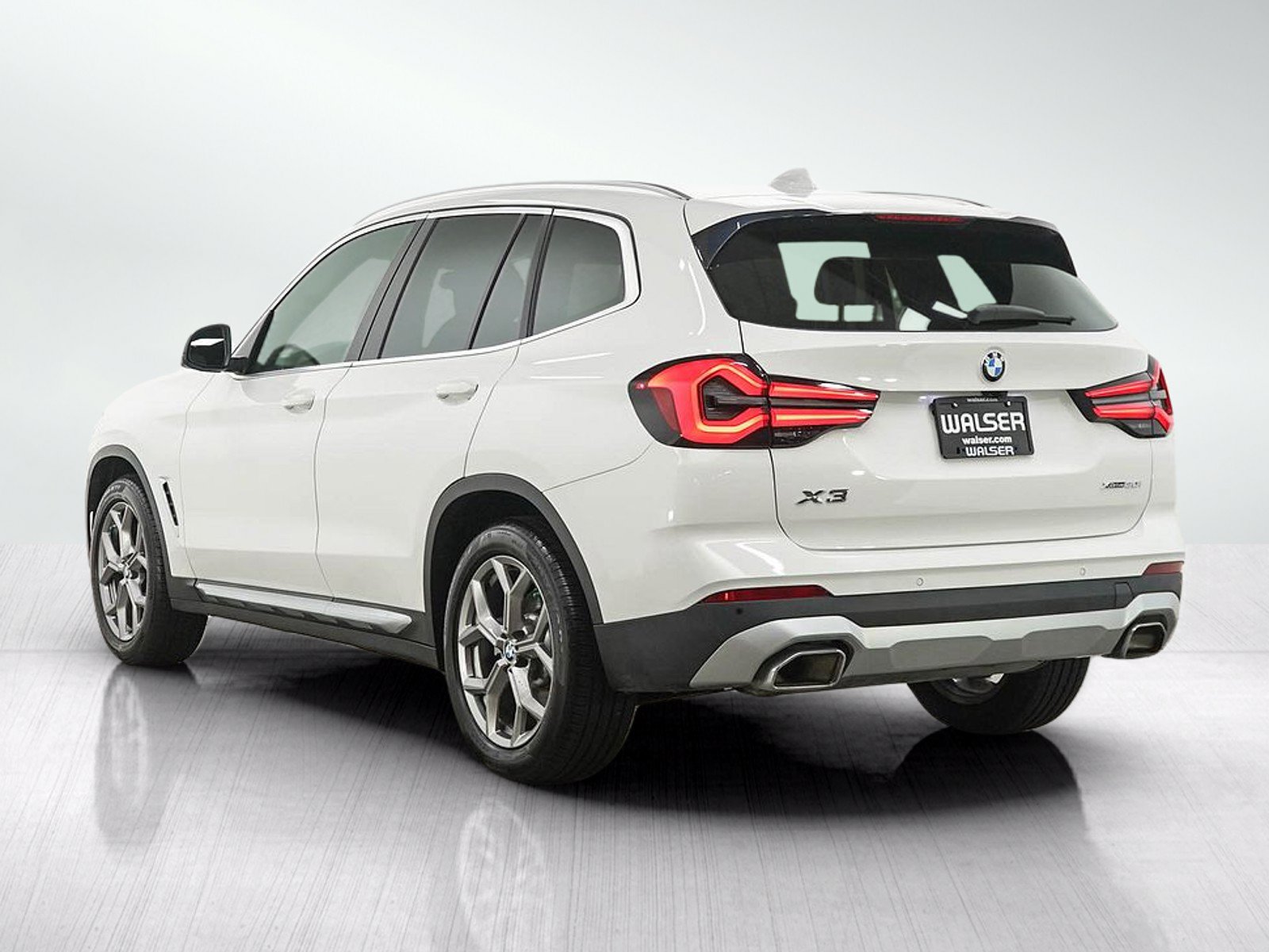Used 2022 BMW X3 xDrive30i AWD/4WD image 3