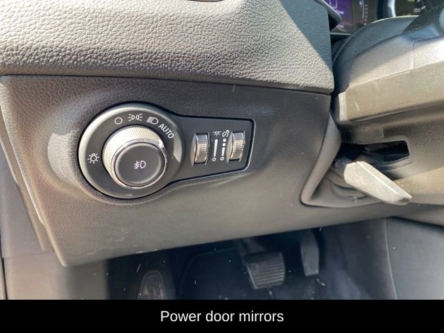 Used 2019 Jeep Compass Latitude FWD image 12