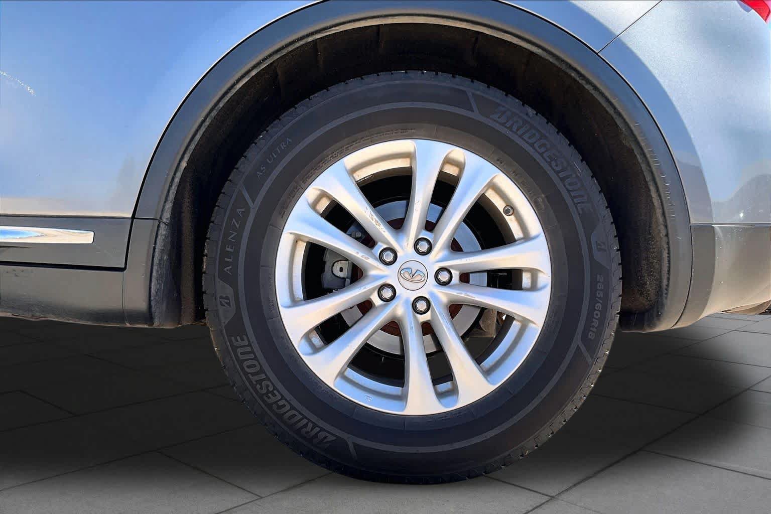 Used 2014 INFINITI QX70 AWD w/ Premium Package image 10