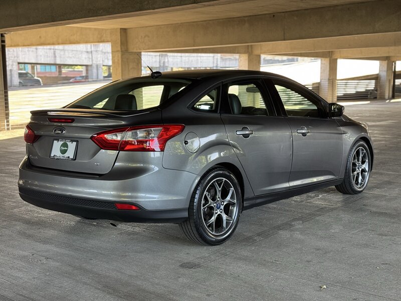 Used 2014 Ford Focus SE w/ Equipment Group 201A FWD image 5