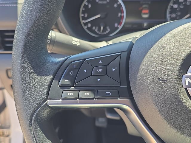 Certified 2025 Nissan Sentra SV image 30