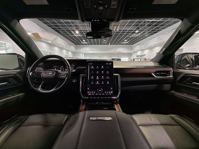Used 2025 GMC Yukon Denali AWD/4WD image 16
