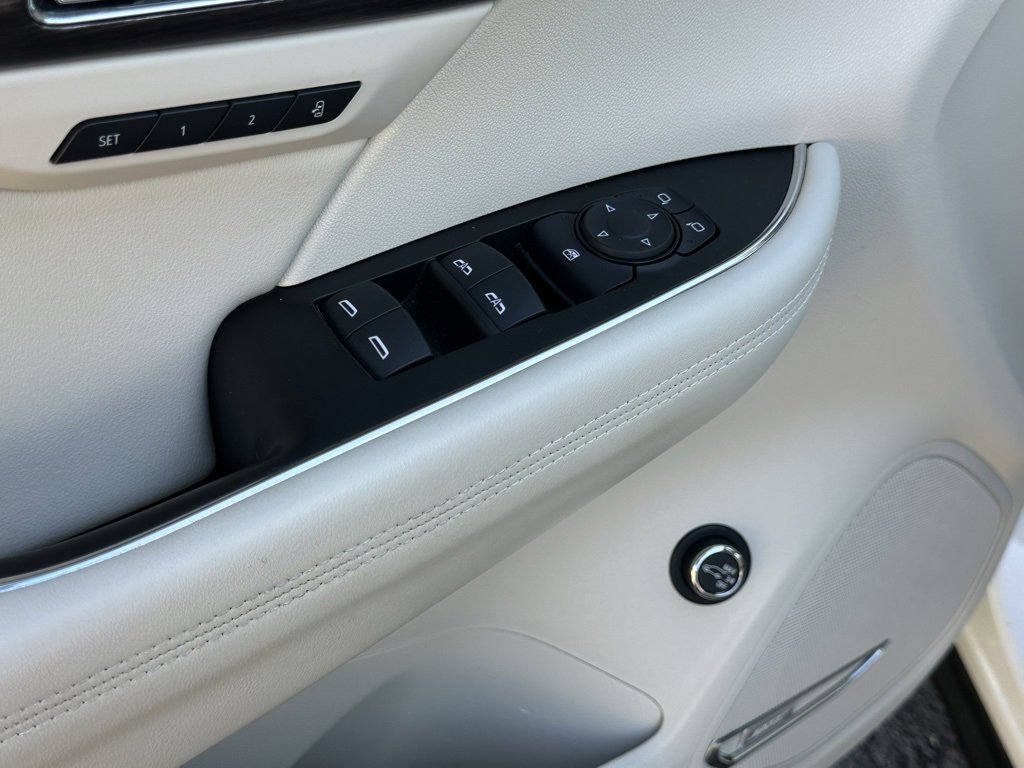 Used 2021 Buick Envision Avenir image 15