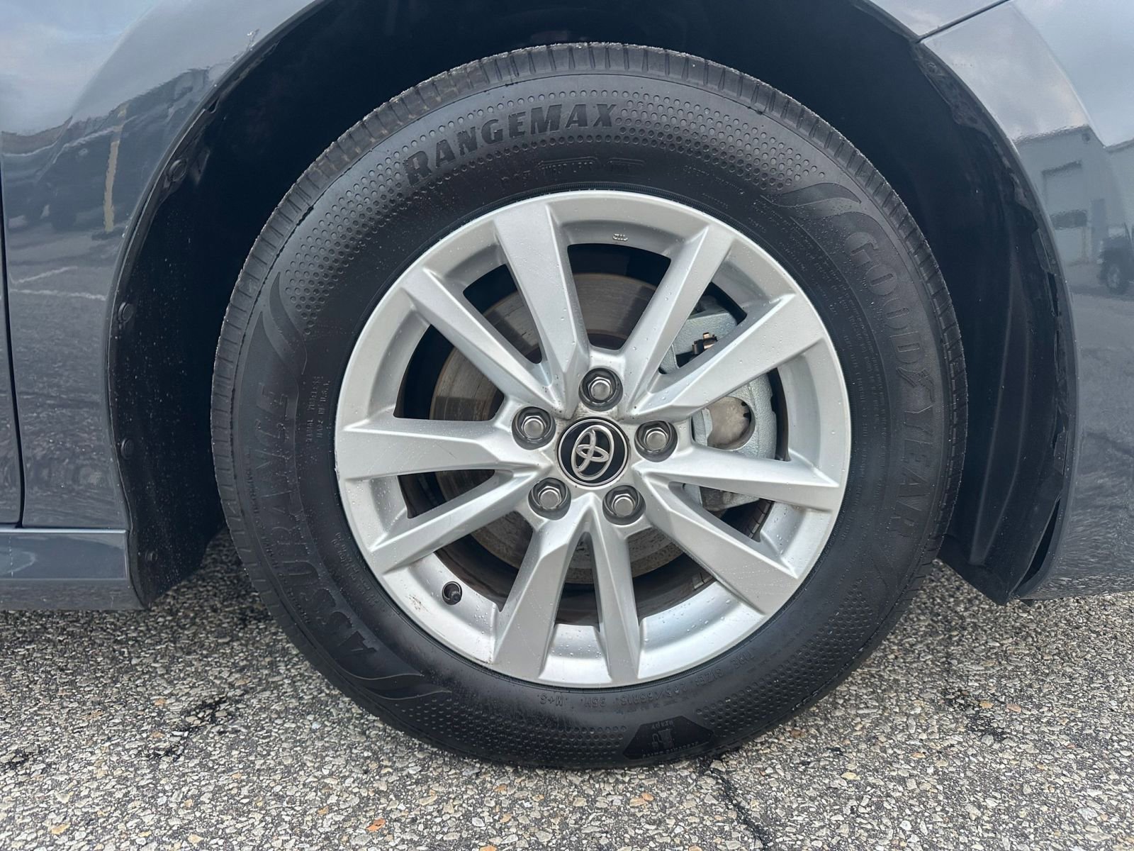 Used 2025 Toyota Camry LE image 29