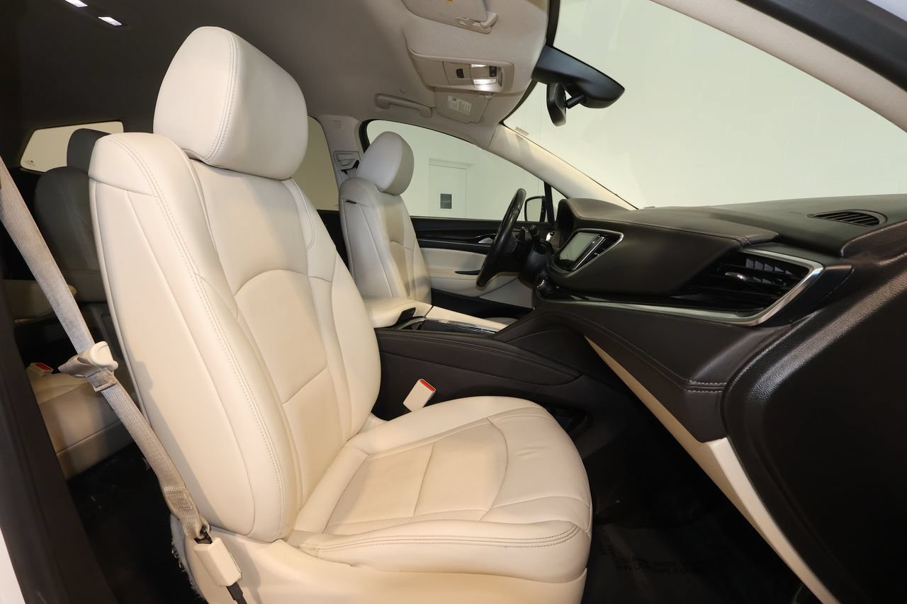 Used 2024 Buick Enclave Essence w/ Sport Touring Edition AWD/4WD image 27