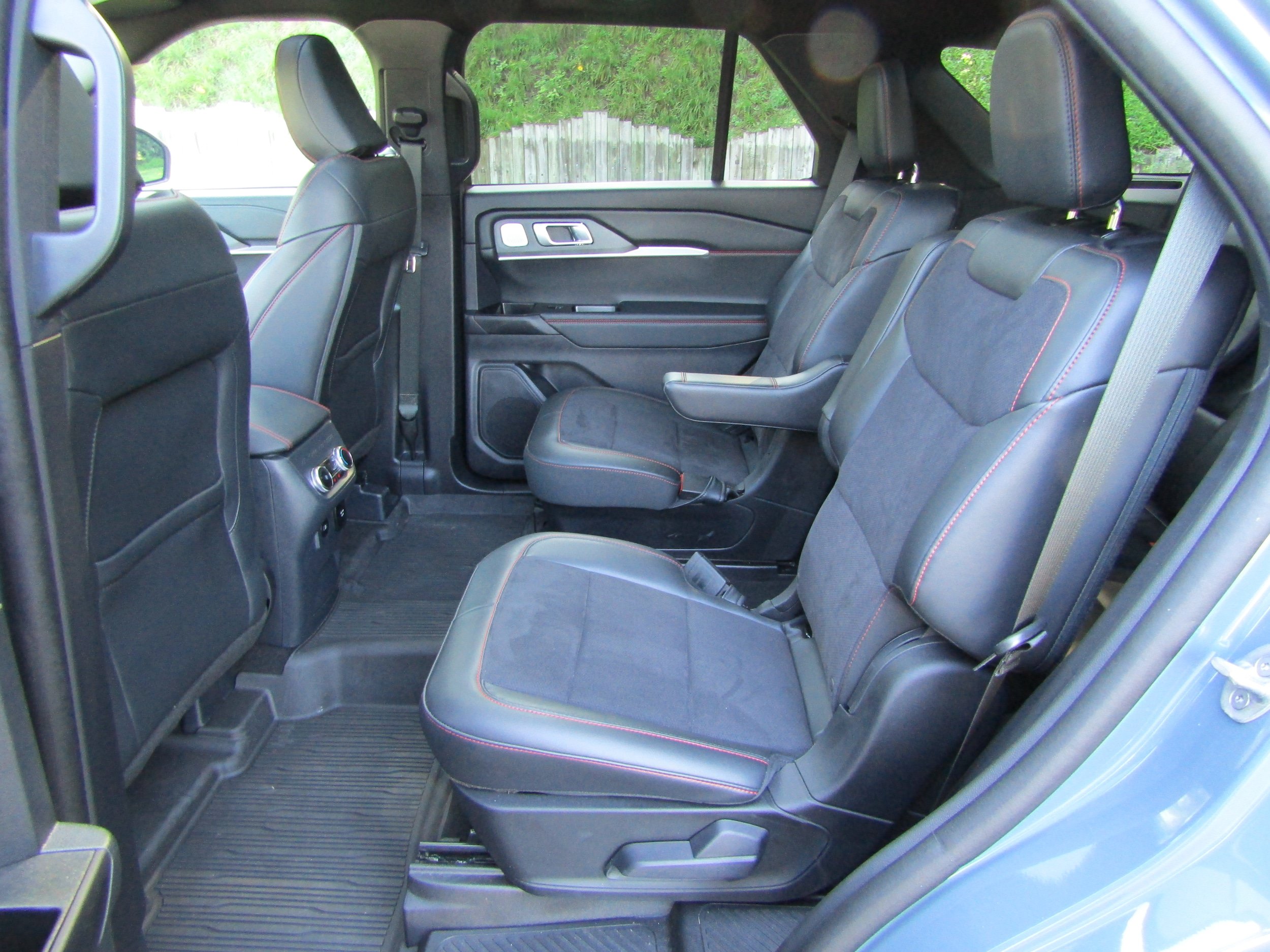 Used 2025 Ford Explorer ST w/ Sun And Sound Package AWD/4WD image 18