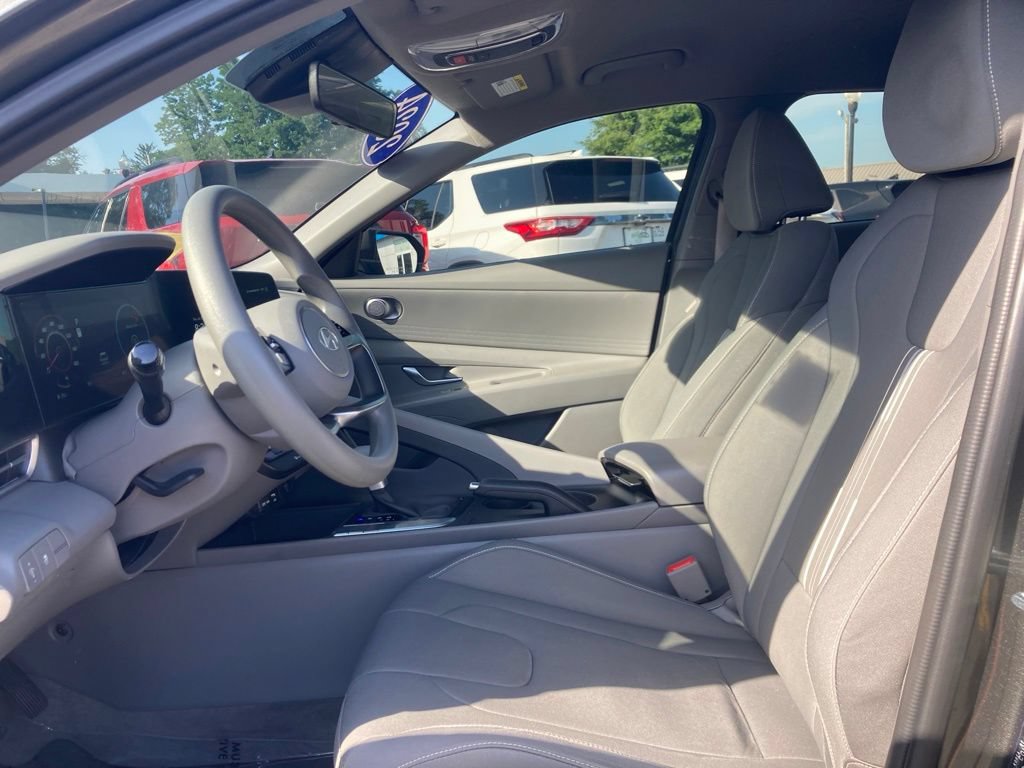 Used 2024 Hyundai Elantra SEL FWD image 3
