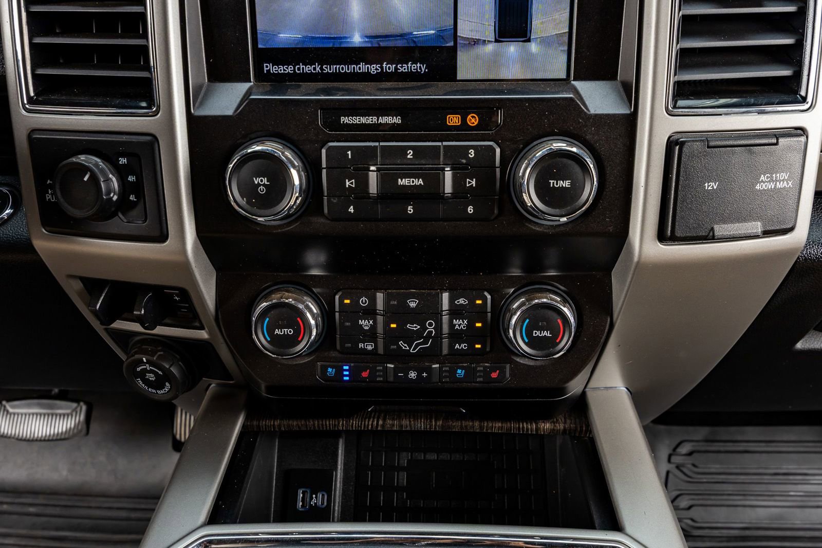 Used 2020 Ford F250 Lariat w/ Lariat Ultimate Package AWD/4WD image 27