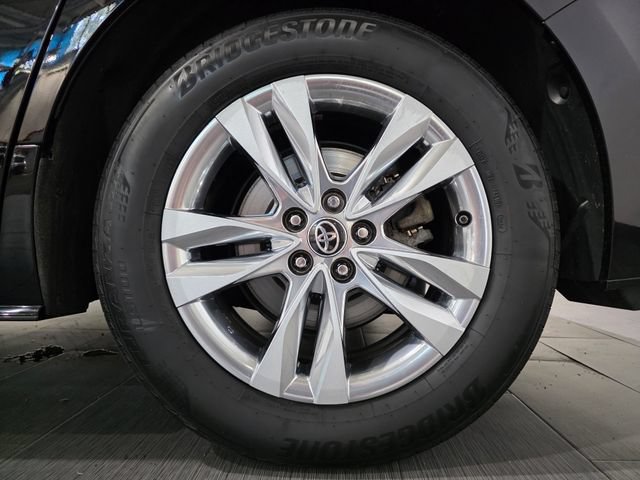 Used 2024 Toyota Sienna Limited AWD/4WD image 23