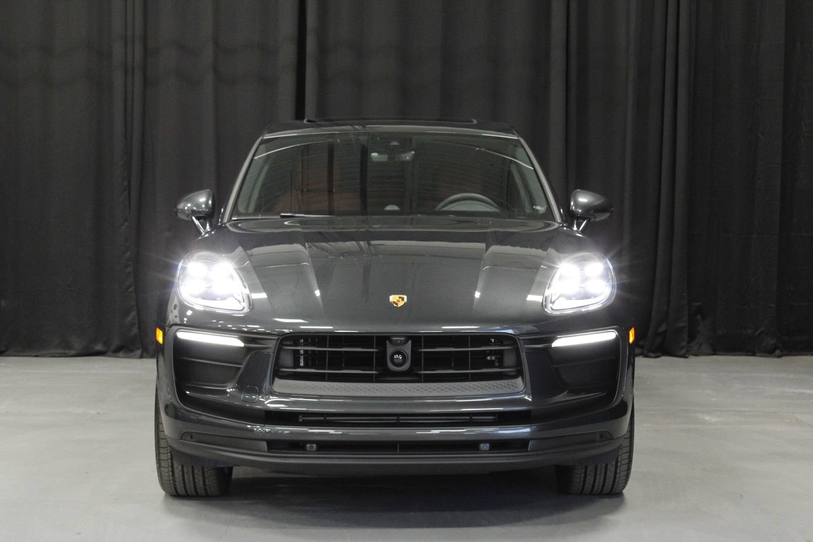 New 2026 Porsche Macan AWD/4WD image 8