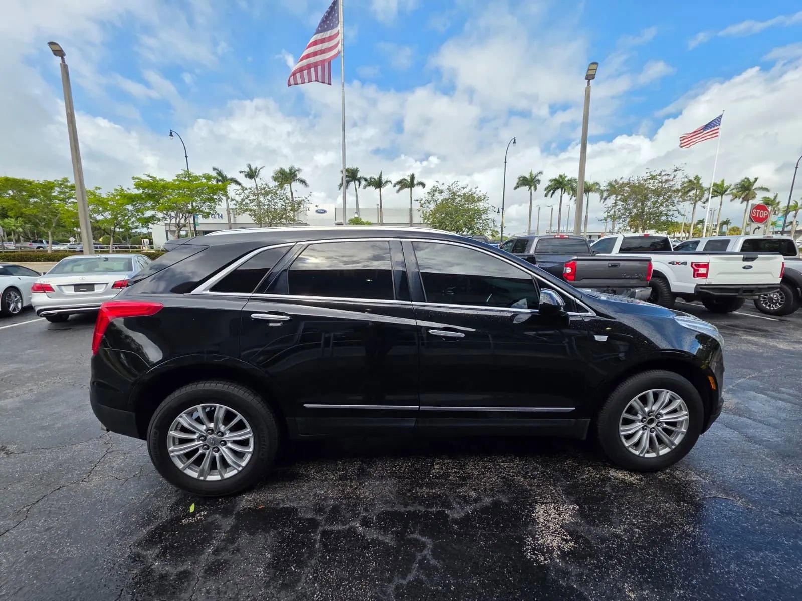 Used 2017 Cadillac XT5 FWD w/ LPO, Wheel Lock Package image 8