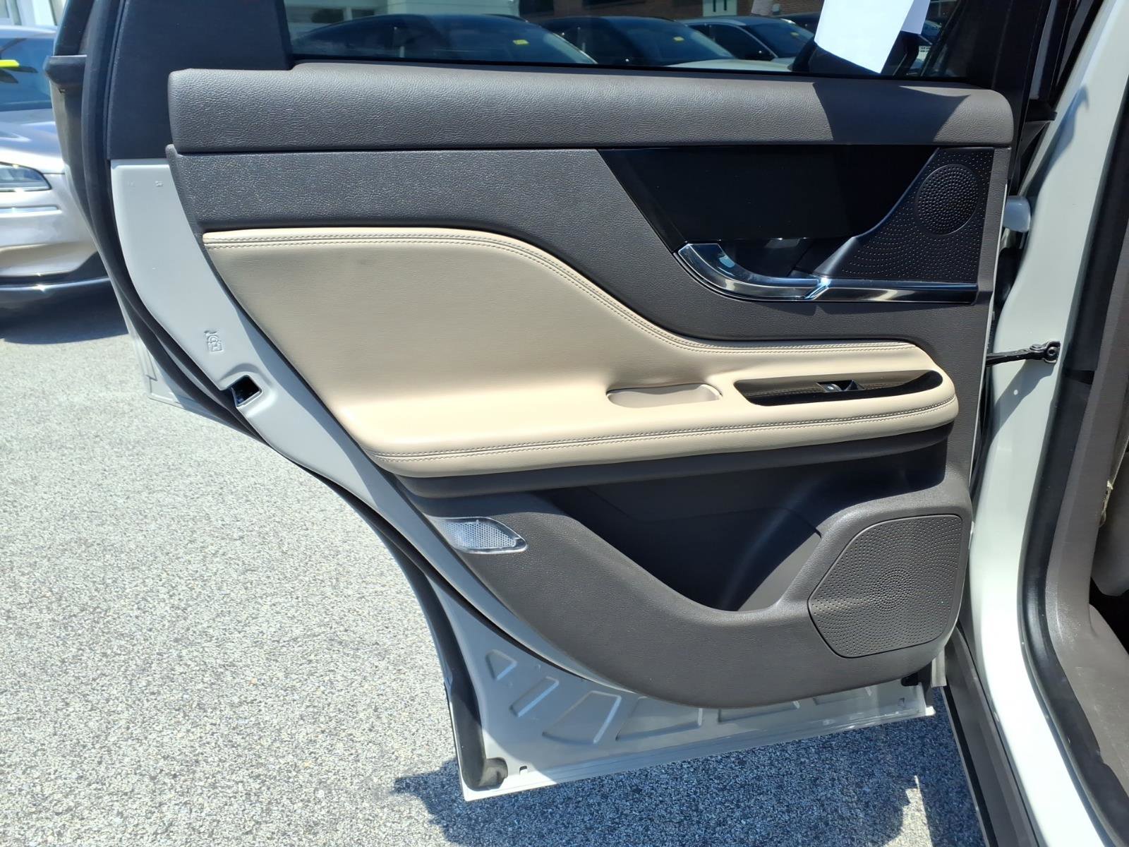 Certified 2023 Lincoln Corsair AWD w/ Equipment Group 101A image 11