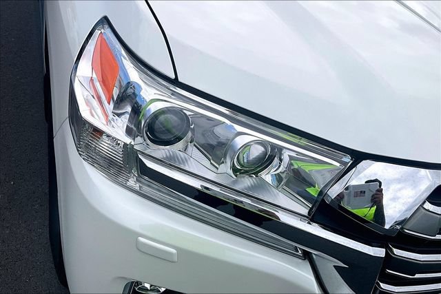 Used 2019 Toyota Land Cruiser AWD/4WD image 32