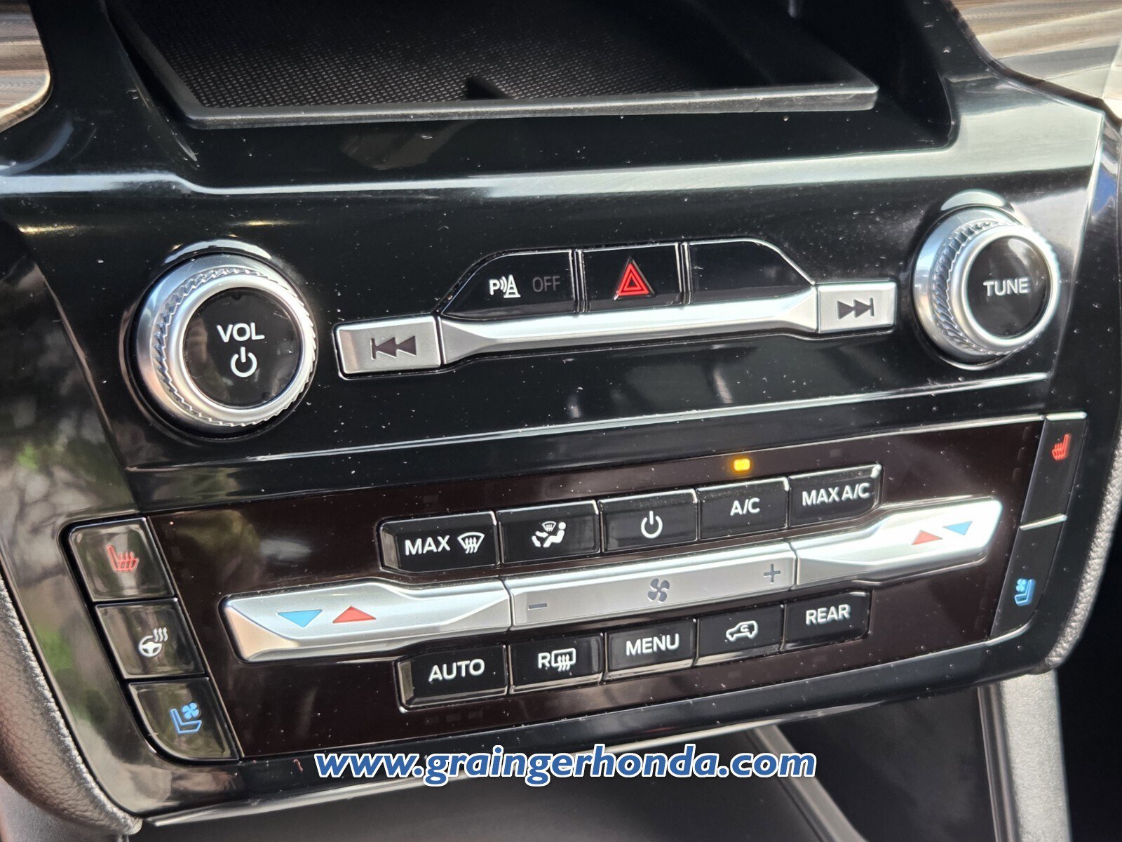 Used 2023 Ford Explorer Limited image 20