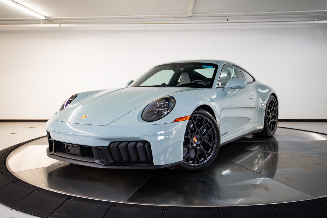 Certified 2025 Porsche 911 Carrera GTS RWD image 1