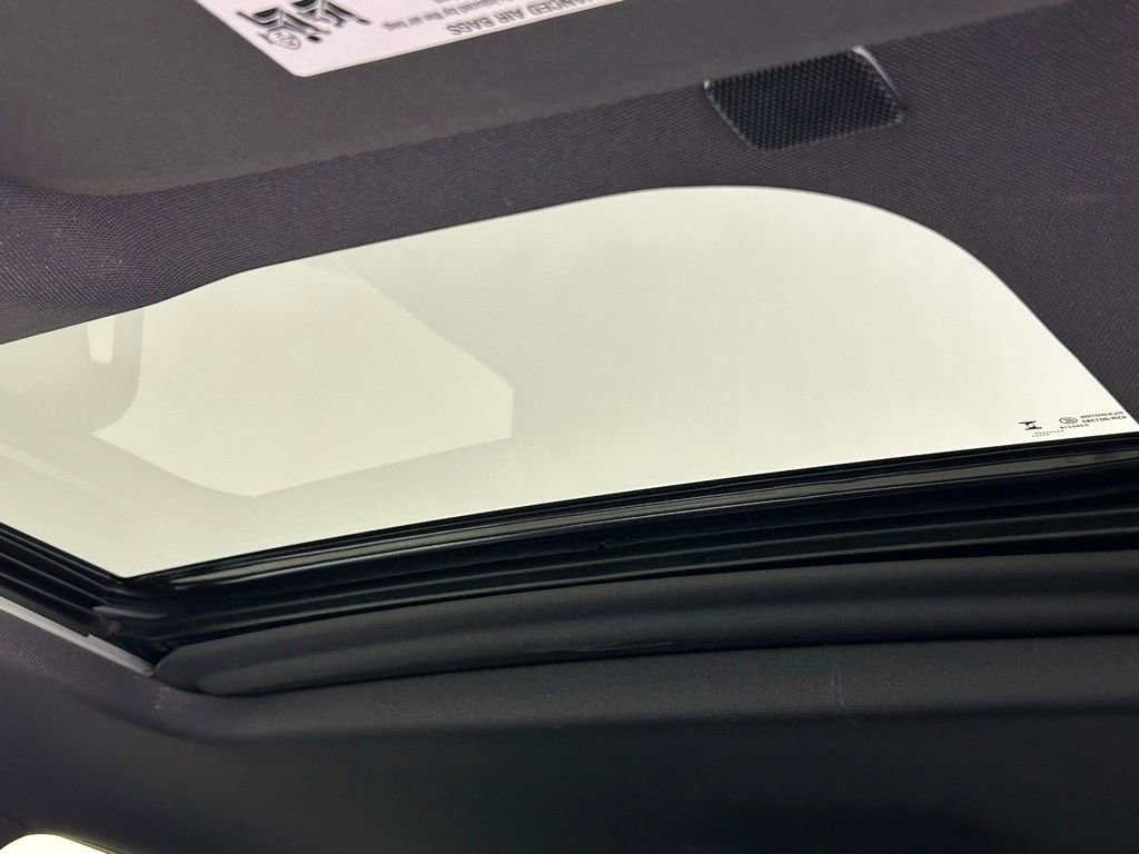 Used 2024 Chevrolet Silverado 3500 High Country w/ Technology Package image 34