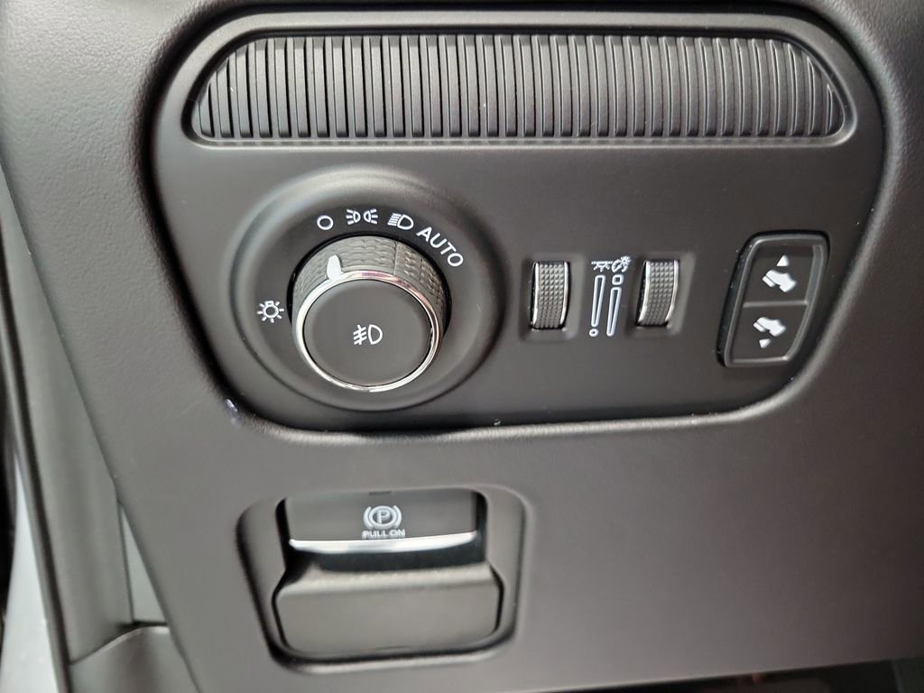 Used 2024 Jeep Grand Wagoneer L Series II w/ Quick Order Packagew 28T image 37