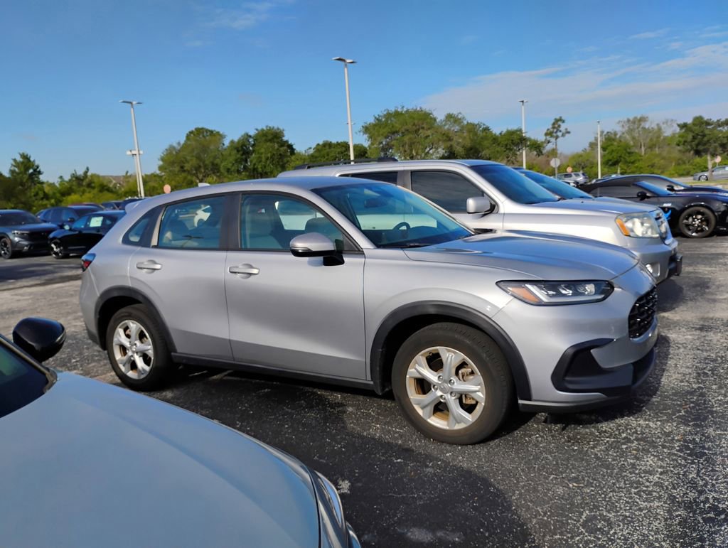 Used 2024 Honda HR-V LX image 2