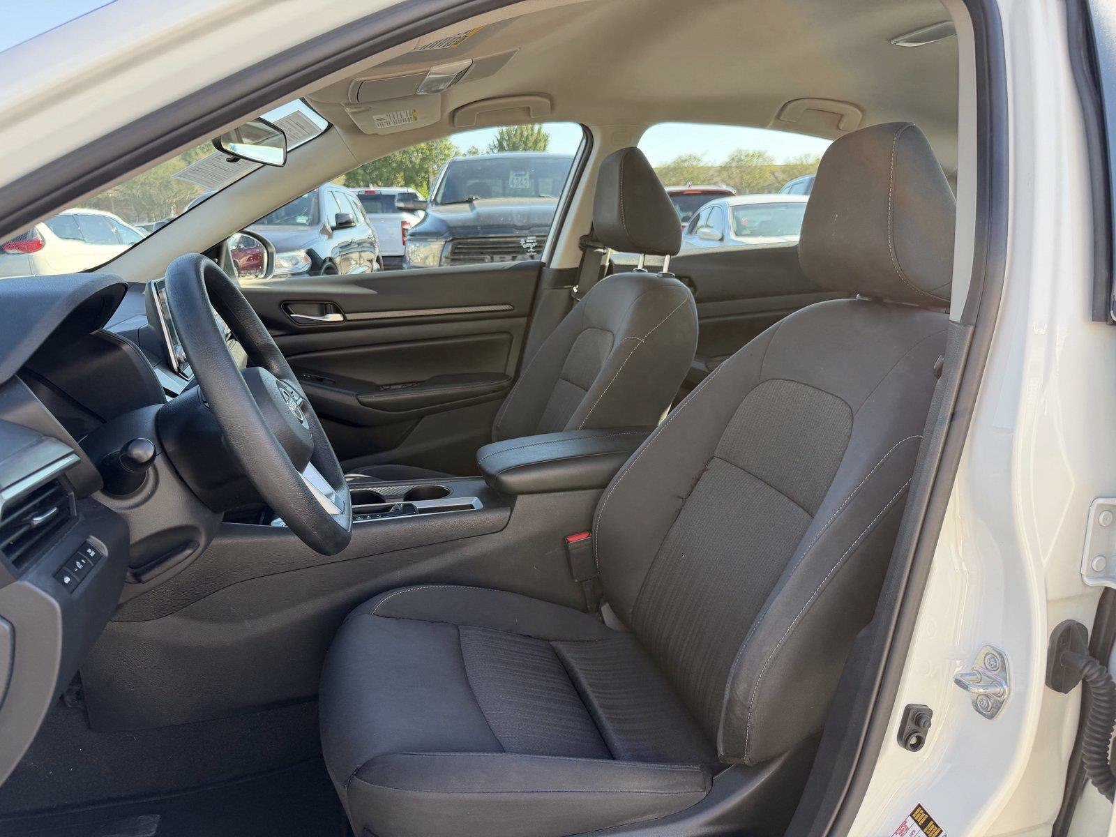 Used 2025 Nissan Altima 2.5 SV FWD image 15