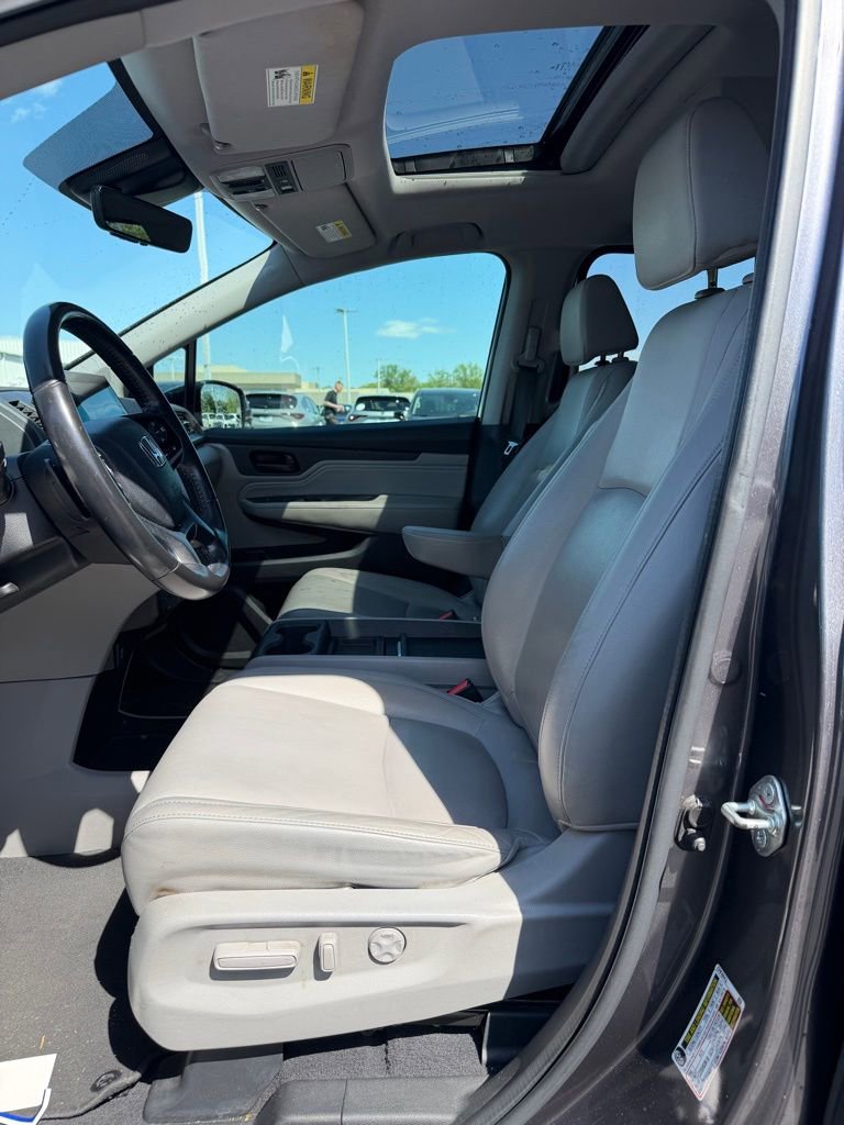 Used 2018 Honda Odyssey Touring image 12