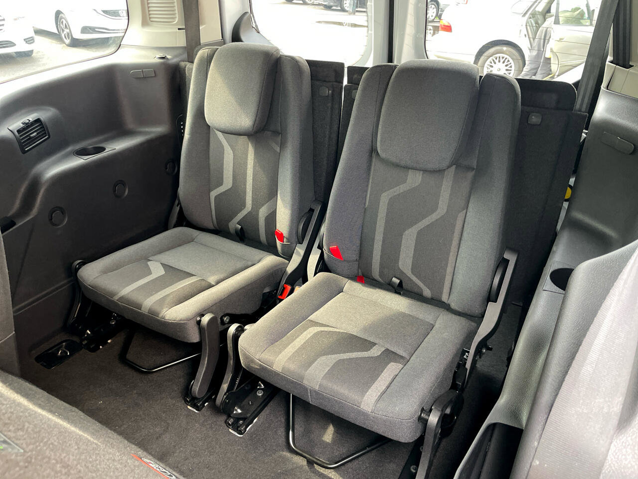 Used 2015 Ford Transit Connect XLT image 25